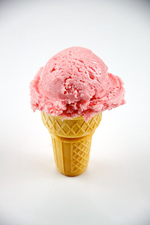 By TheCulinaryGeek from Chicago, USA (Strawberry Ice Cream ConeUploaded by Mindmatrix) [CC BY 2.0 (https://creativecommons.org/licenses/by/2.0)], via Wikimedia Commons